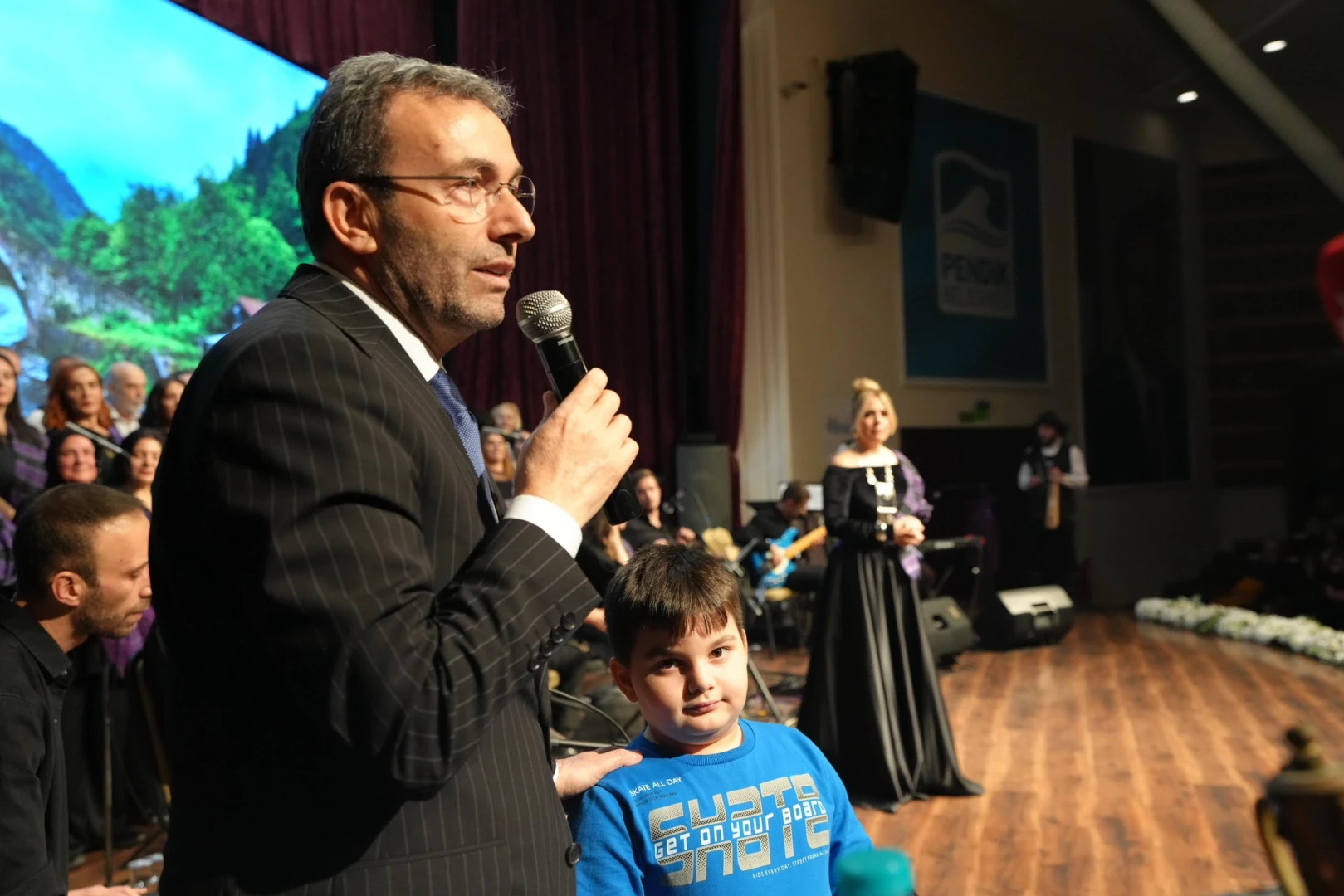 PEFHEM Halk Müziği Korosu’nun sahne aldığı ‘Yedi Bölge Bir Sahne’ etkinliğine katıldık