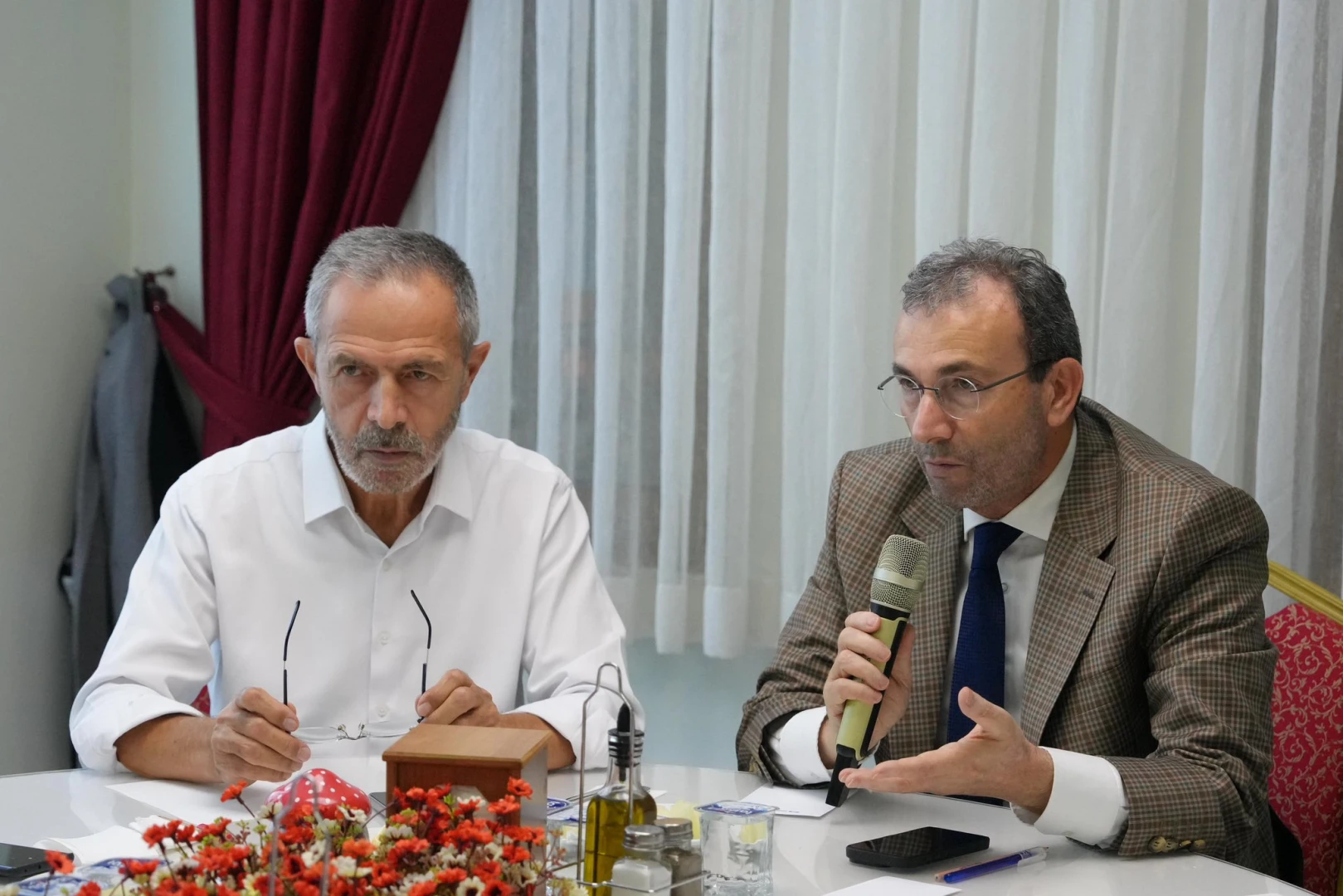 Gönüllü kuruluşların yönetici ve temsilcileri ile, Haseki Dini Yüksek İhtisas Merkezi’nde buluştuk