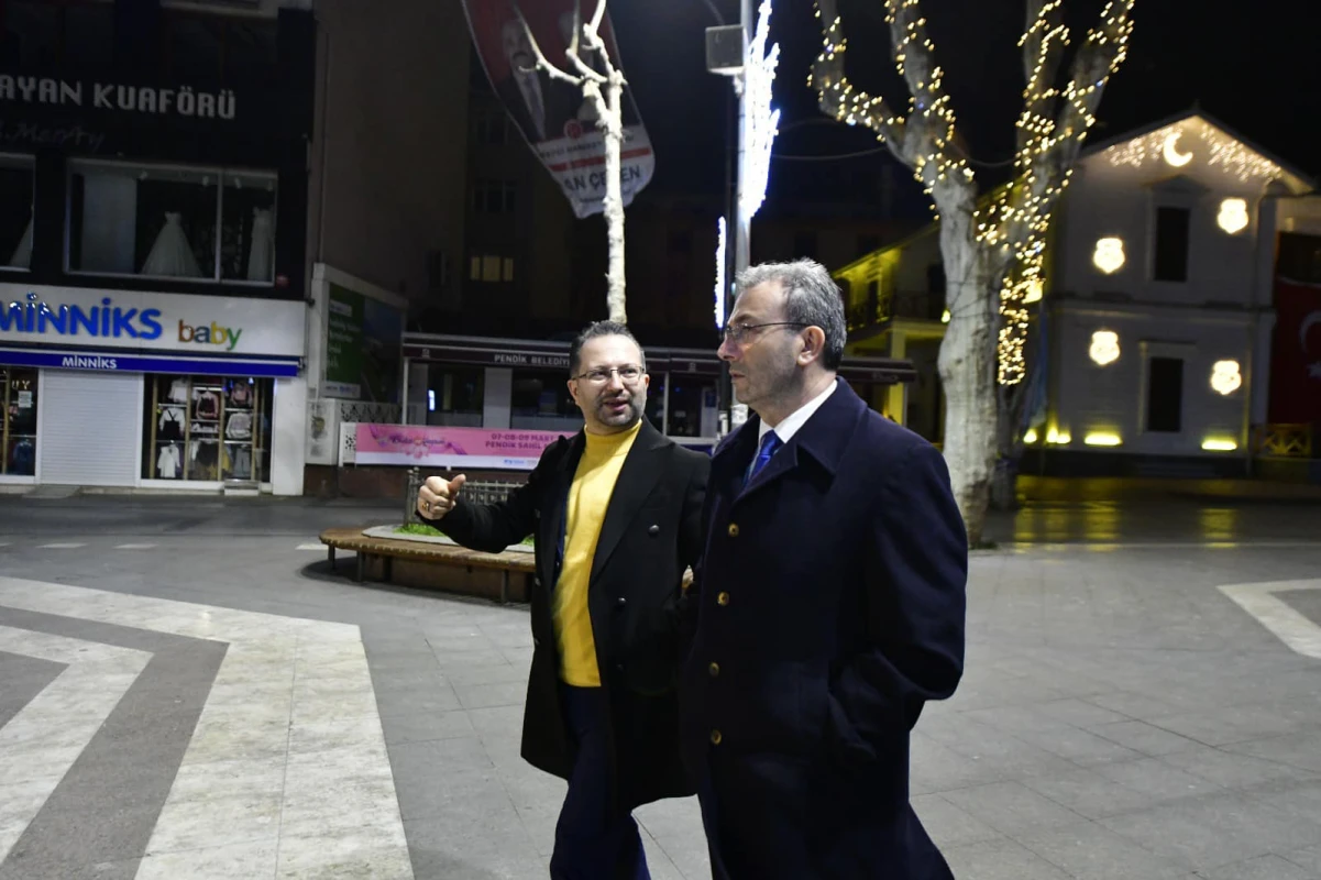 Pendik Merkez Cami ve çevresini dekoratif aydınlatmalarla süsledik