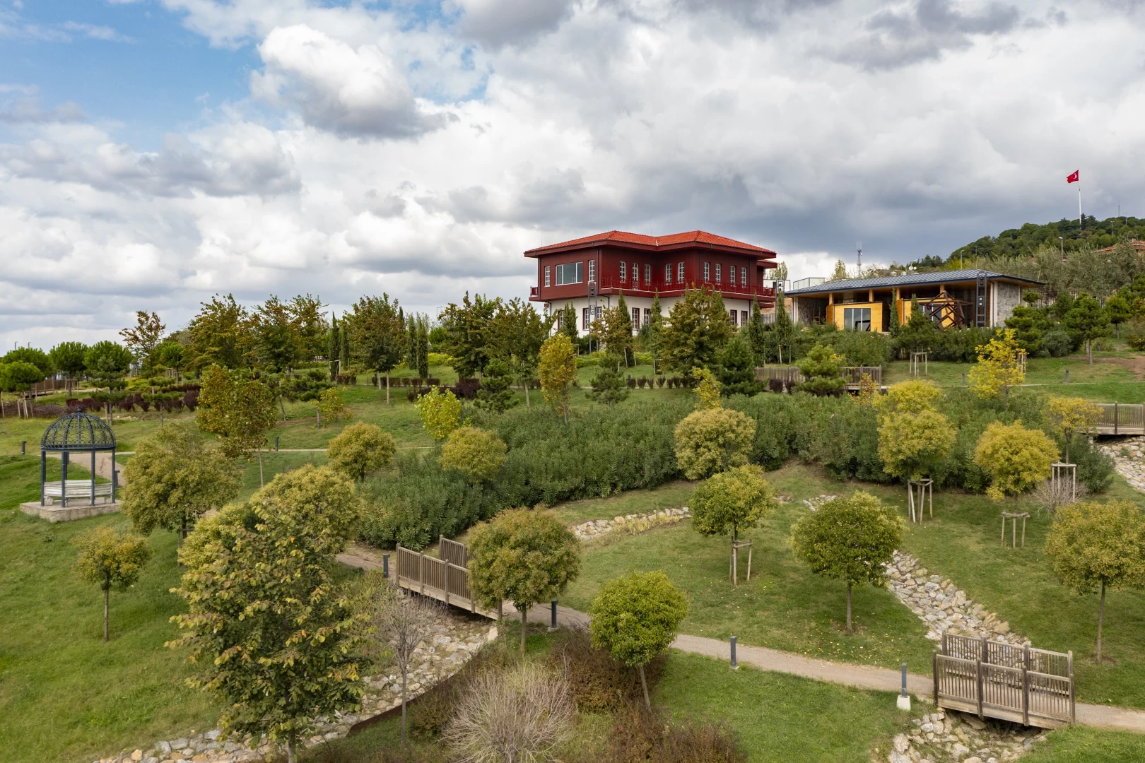 Millet Bahçesi Sosyal Tesisi